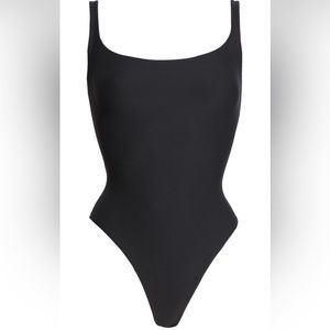 SKIMS NWT Fits Everybody Square Neck Sleeveless Bodysuit
